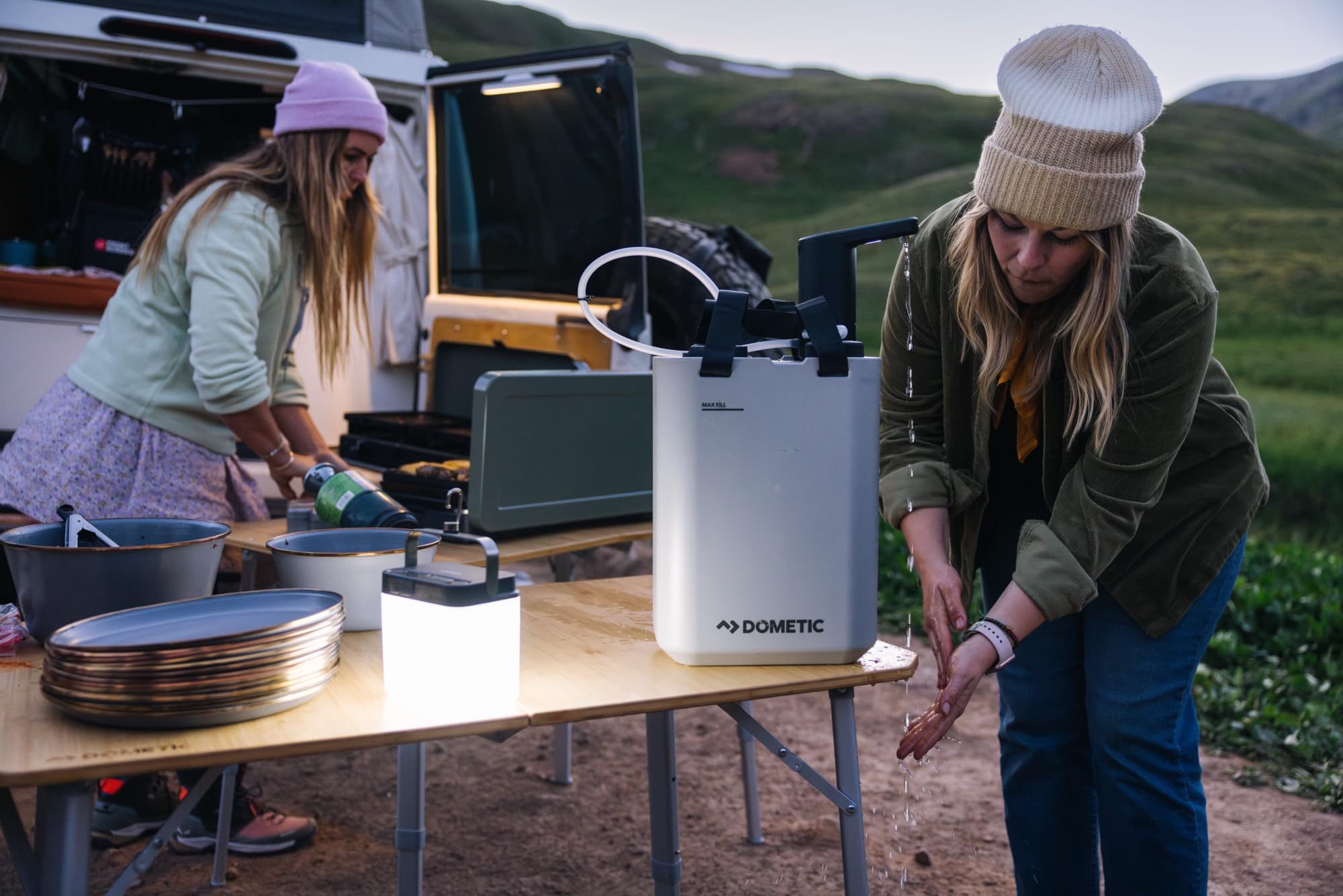 dometic-recon-360-distributeur-portable-d-eau-avec-robinet-pivotant-360-et-pompe image 6